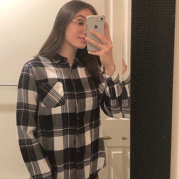 Black and white plaid flannel - Picture 2 of 3